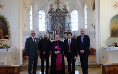 Bischof Bertram Meier feierte Gottesdienst in der Eggelhofkapelle