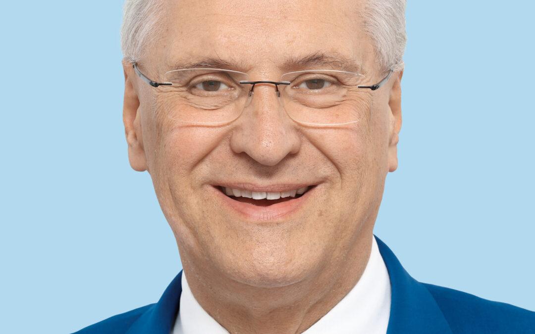 Staatsminister Joachim Herrmann kommt